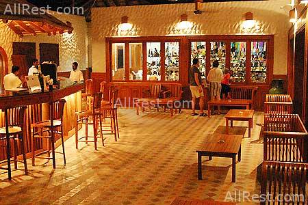 Dhonveli Beach & Spa 13